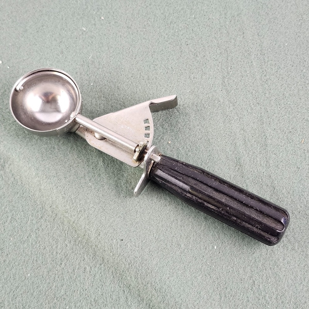 Vintage Williamson‎ 2.5" Ice Cream Scoop Made in USA Black Handle